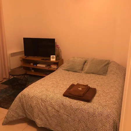 La Maison Des Roses * Нантерр